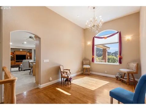 13767 N Bank Road Roseburg OR 97470