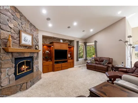 13767 N Bank Road Roseburg OR 97470
