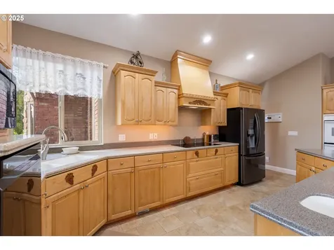13767 N Bank Road Roseburg OR 97470