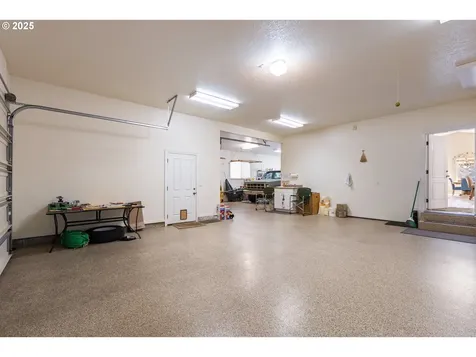 13767 N Bank Road Roseburg OR 97470