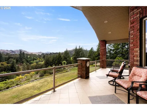 13767 N Bank Road Roseburg OR 97470