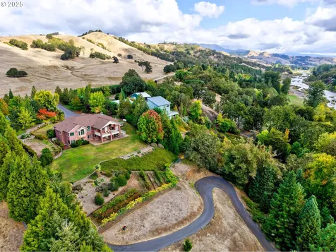 13767 N Bank Road Roseburg OR 97470