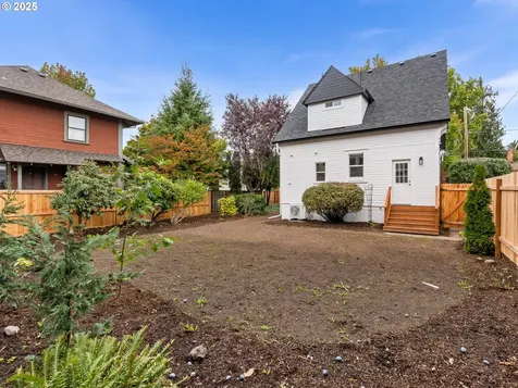 3818 SE Morrison Street Portland OR 97214