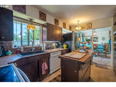 2335 Woodland Drive Coos Bay OR 97420