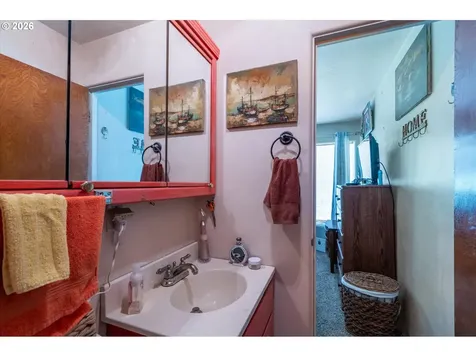 2335 Woodland Drive Coos Bay OR 97420