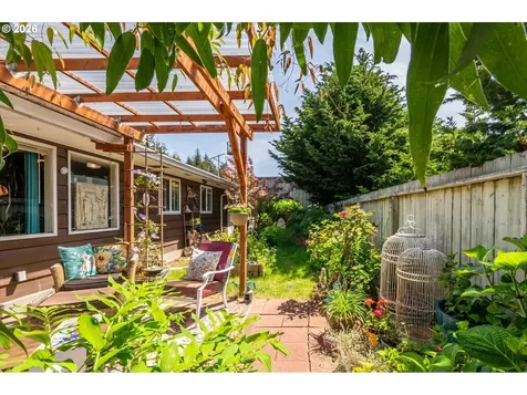 2335 Woodland Drive Coos Bay OR 97420