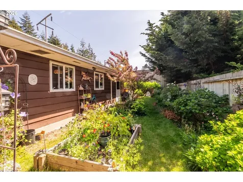 2335 Woodland Drive Coos Bay OR 97420