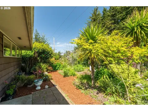 2335 Woodland Drive Coos Bay OR 97420