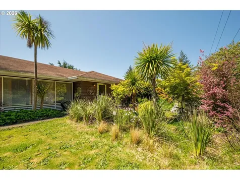 2335 Woodland Drive Coos Bay OR 97420