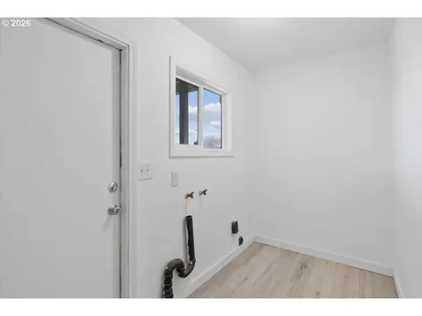 704 16th Avenue SW Albany OR 97321