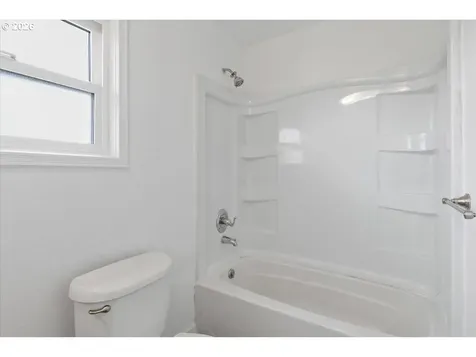 704 16th Avenue SW Albany OR 97321