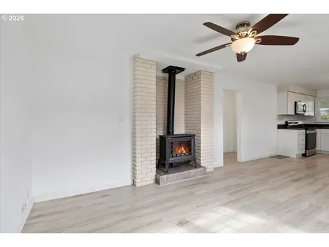 704 16th Avenue SW Albany OR 97321