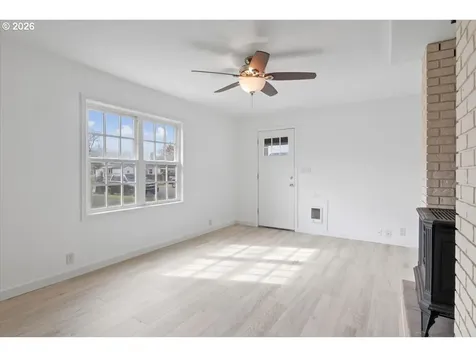 704 16th Avenue SW Albany OR 97321