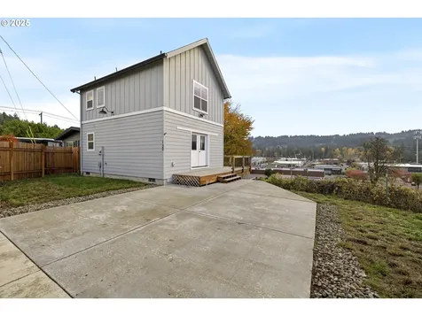 130 W 1st Avenue Estacada OR 97023