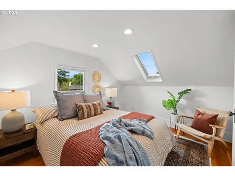 8036 NE Oregon Street Portland OR 97213