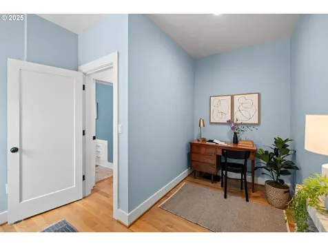 8036 NE Oregon Street Portland OR 97213