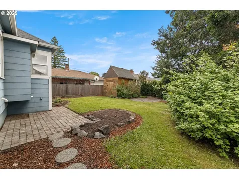 8036 NE Oregon Street Portland OR 97213