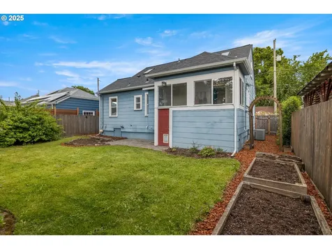 8036 NE Oregon Street Portland OR 97213
