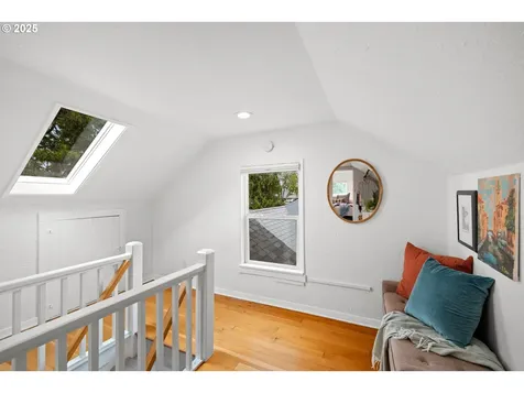 8036 NE Oregon Street Portland OR 97213