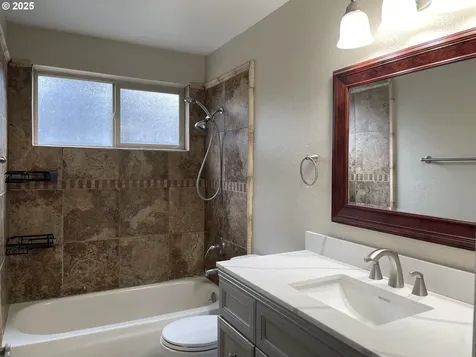 10702 NE Sherwood Drive Vancouver WA 98686