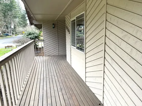 10702 NE Sherwood Drive Vancouver WA 98686