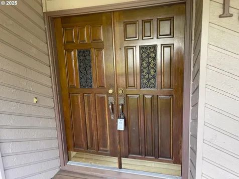 10702 NE Sherwood Drive Vancouver WA 98686