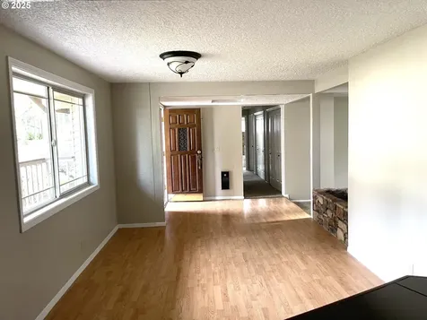 10702 NE Sherwood Drive Vancouver WA 98686
