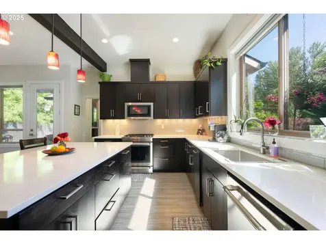 10641 SW Ponderosa Lane Tualatin OR 97062