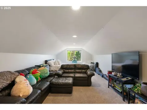 10641 SW Ponderosa Lane Tualatin OR 97062