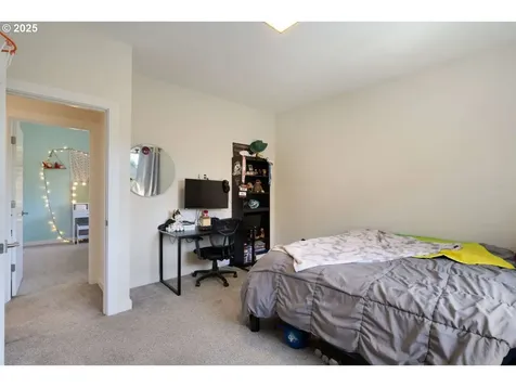 10641 SW Ponderosa Lane Tualatin OR 97062