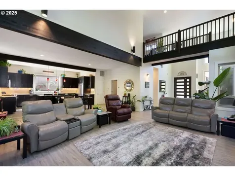 10641 SW Ponderosa Lane Tualatin OR 97062