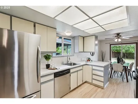 1635 SW 22nd Street Troutdale OR 97060