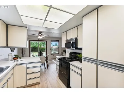 1635 SW 22nd Street Troutdale OR 97060
