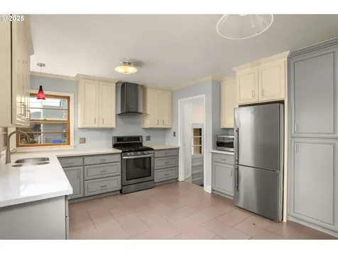 1748 SE 92nd Avenue Portland OR 97216