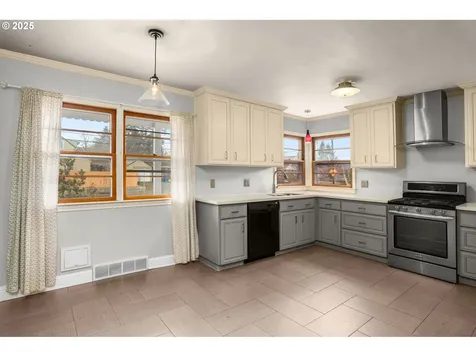 1748 SE 92nd Avenue Portland OR 97216