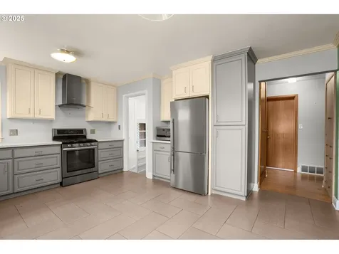 1748 SE 92nd Avenue Portland OR 97216