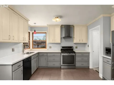 1748 SE 92nd Avenue Portland OR 97216
