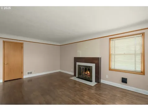 1748 SE 92nd Avenue Portland OR 97216