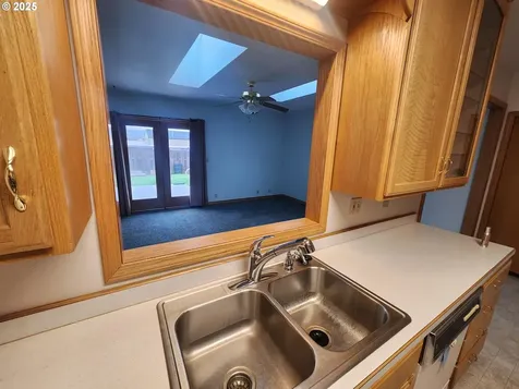 1880 Linnell Avenue Roseburg OR 97471