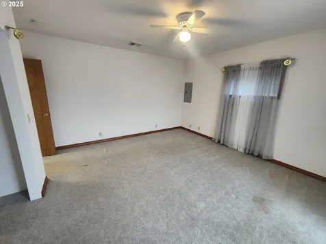 1880 Linnell Avenue Roseburg OR 97471