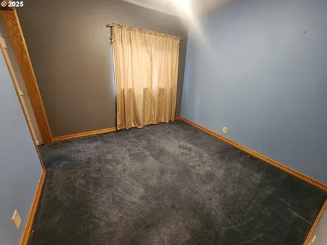 1880 Linnell Avenue Roseburg OR 97471