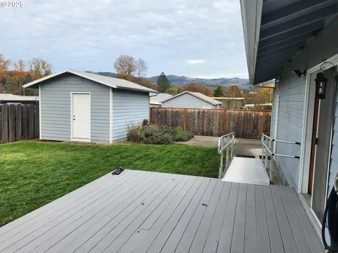 1880 Linnell Avenue Roseburg OR 97471
