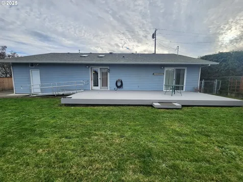 1880 Linnell Avenue Roseburg OR 97471