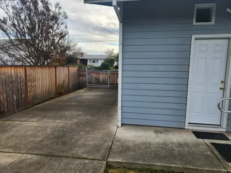 1880 Linnell Avenue Roseburg OR 97471