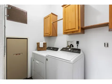 11 Second Street Carson WA 98610