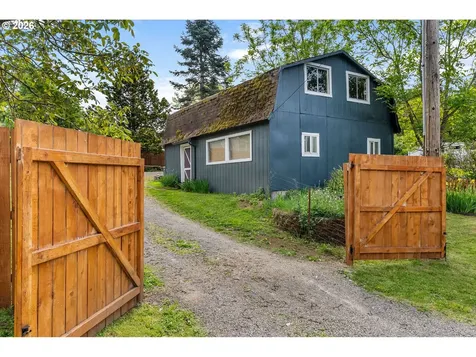 11 Second Street Carson WA 98610