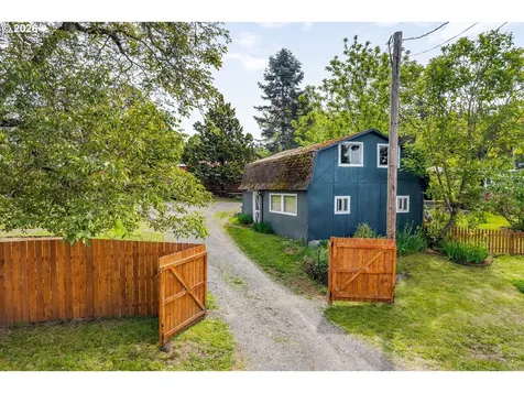 11 Second Street Carson WA 98610