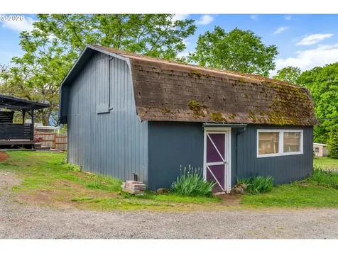 11 Second Street Carson WA 98610