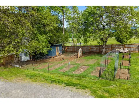 11 Second Street Carson WA 98610