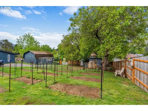 11 Second Street Carson WA 98610